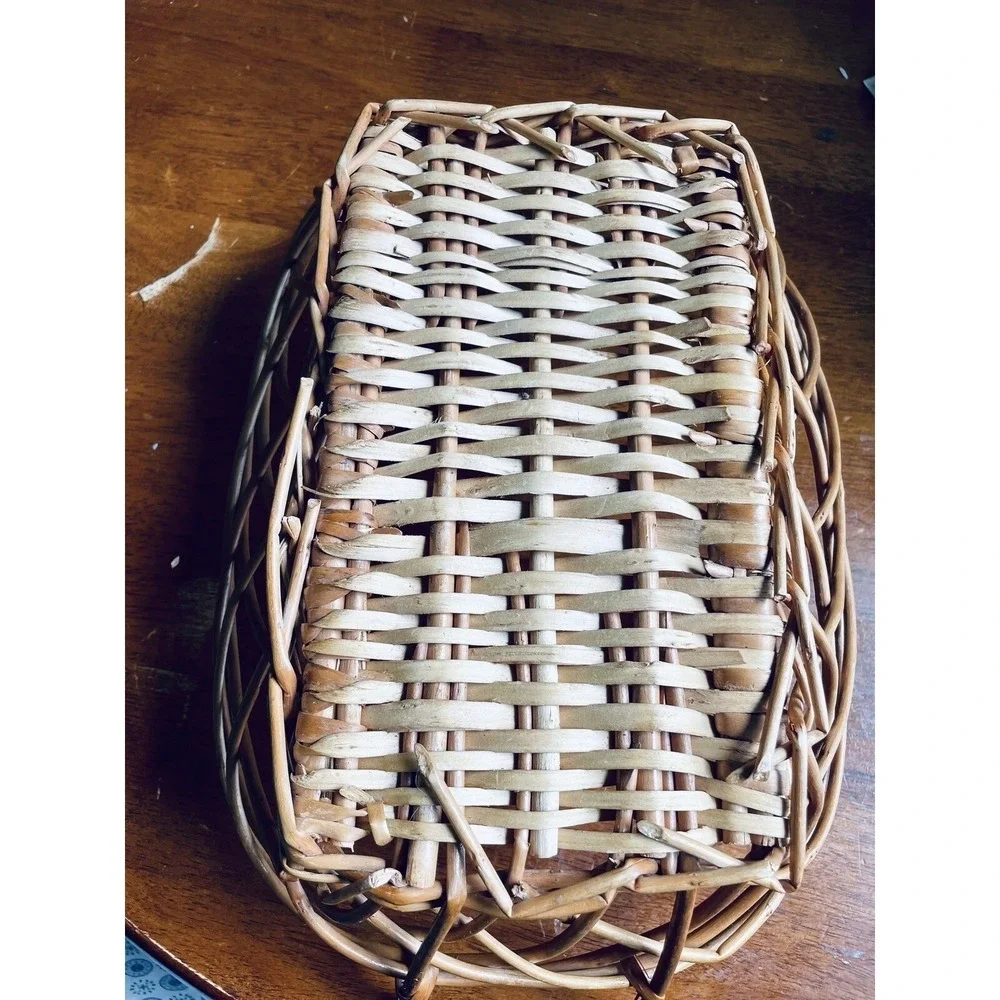 Beautiful‎ Vintage Oval Wicker Rattan Basket